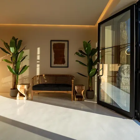 Black Hotel