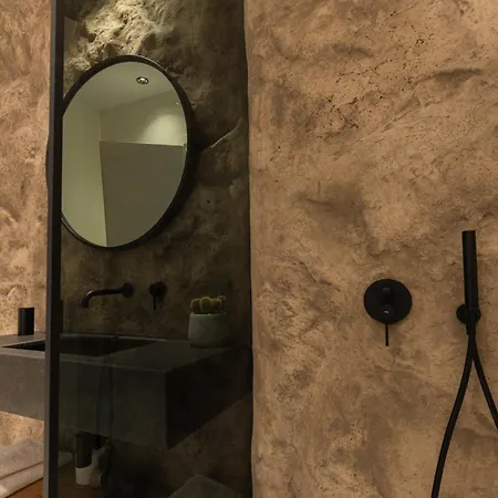 Hotel Black