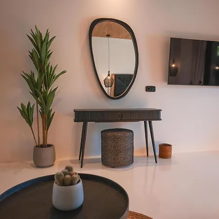 Black Hotell *